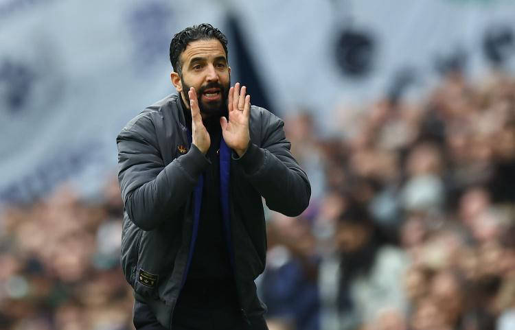 曼联的困境：为何努力总是“治标不治本”，问题究竟出在哪儿？